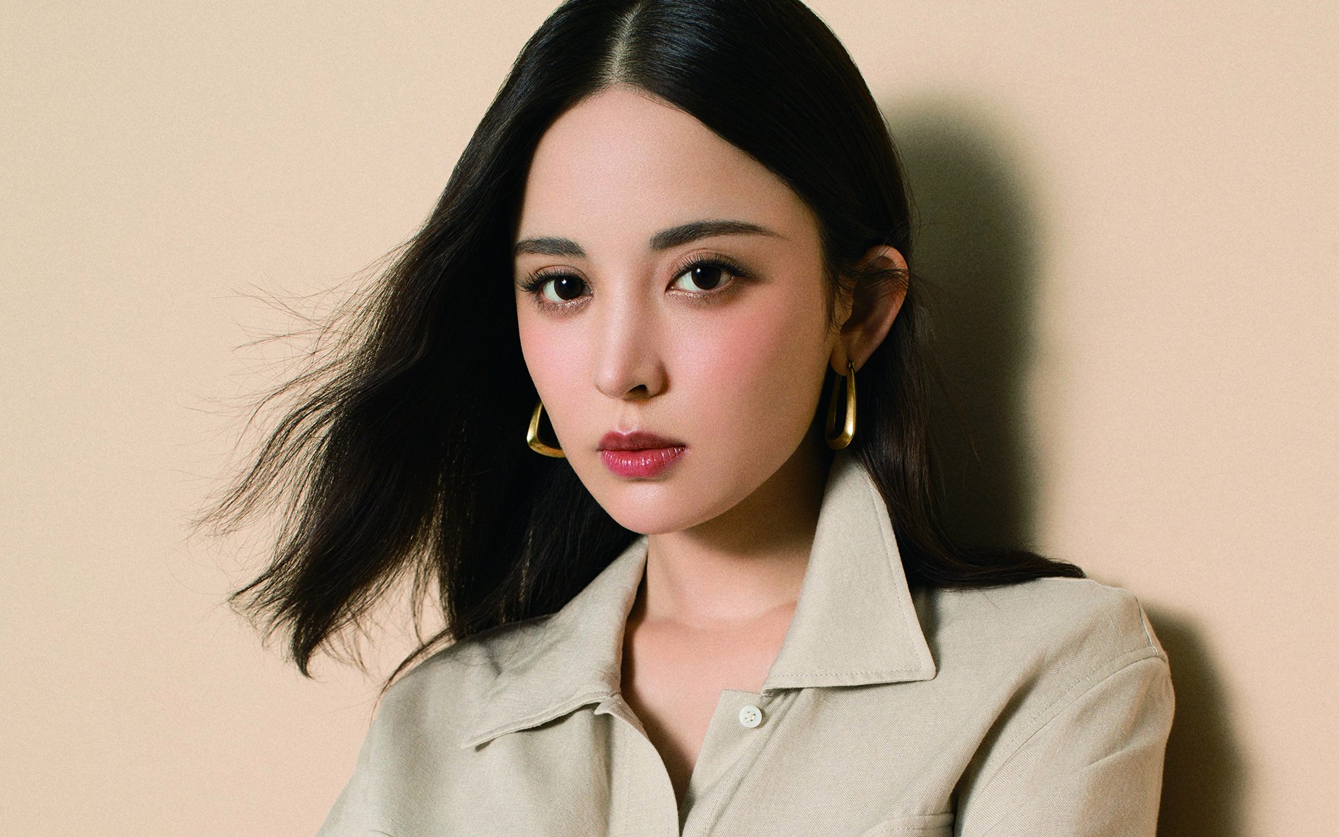 见证伟大,当赛道轰鸣遇见球鞋摩擦,今夜我们将铭记什么?