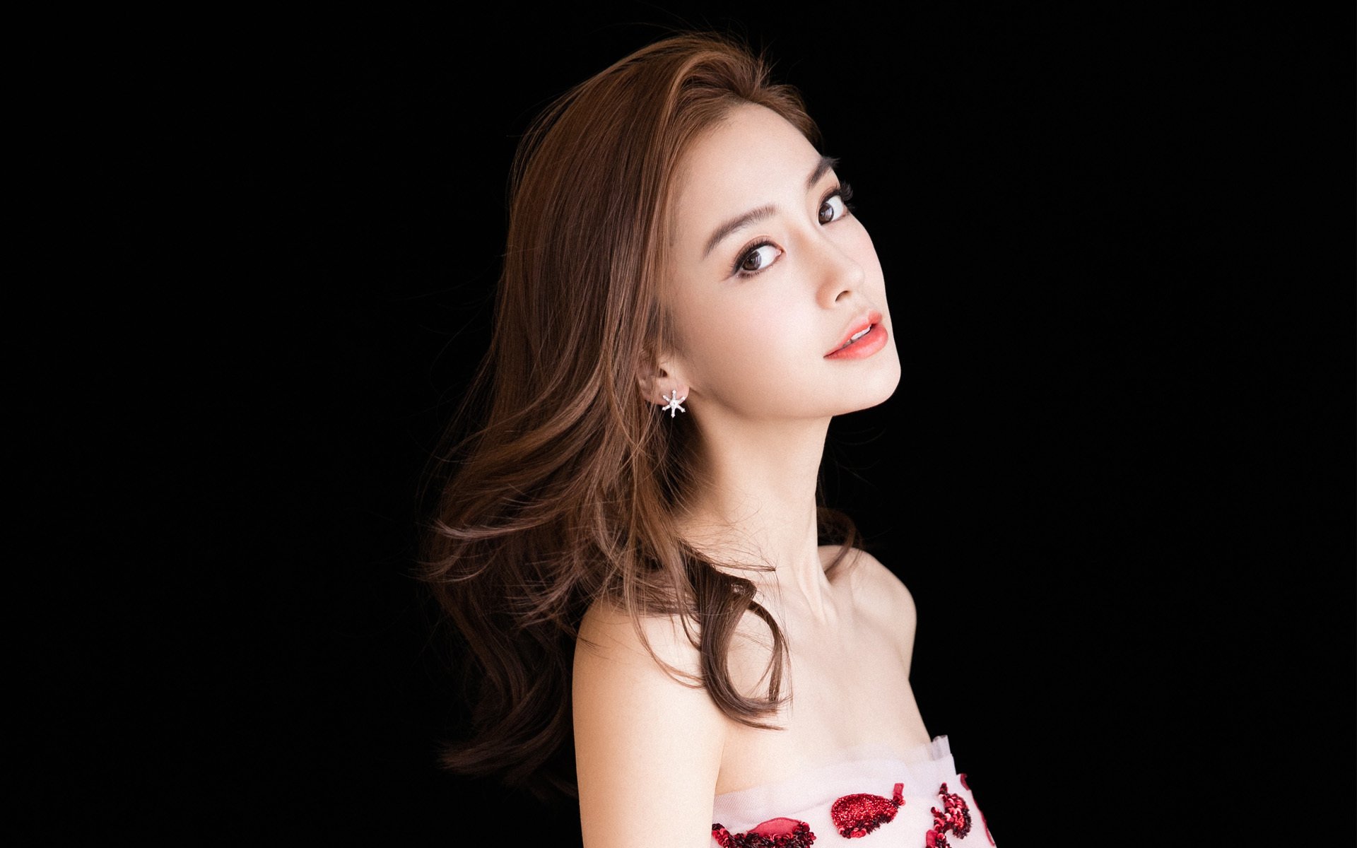 范弗利特致胜一击定乾坤,鹈鹕惊险淘汰山西队