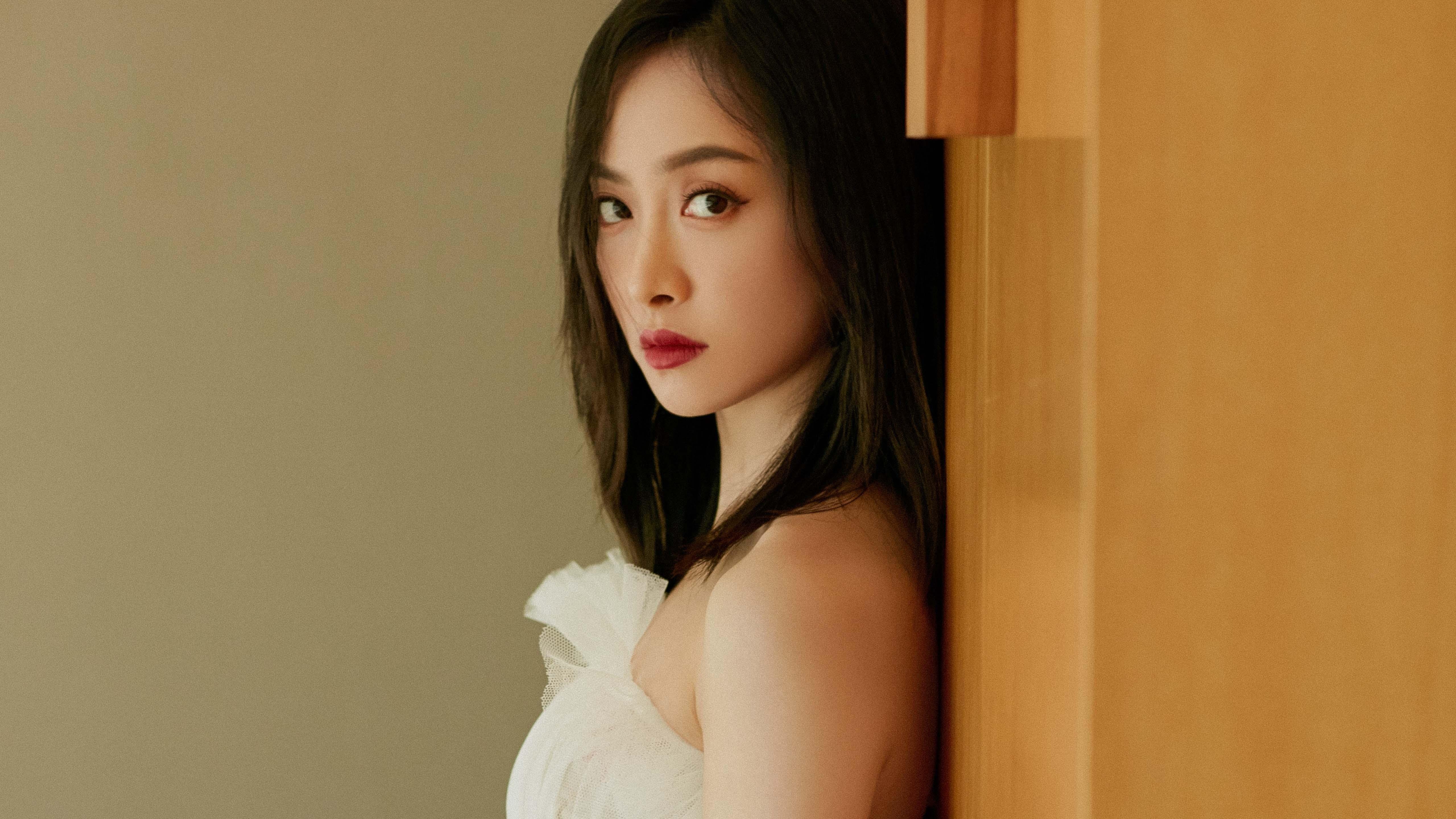 天使之翼与三狮之魂,一场跨越时空的绿茵对话